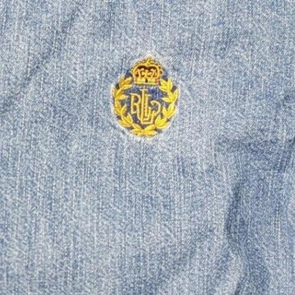 Lauren Ralph Lauren Denim Button Down Shirt Light Wash Blue Crest Logo Womens L - Picture 2 of 6